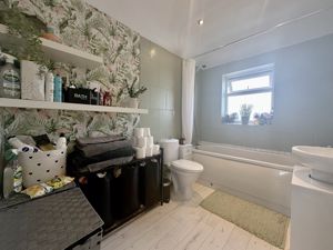 Bathroom - click for photo gallery